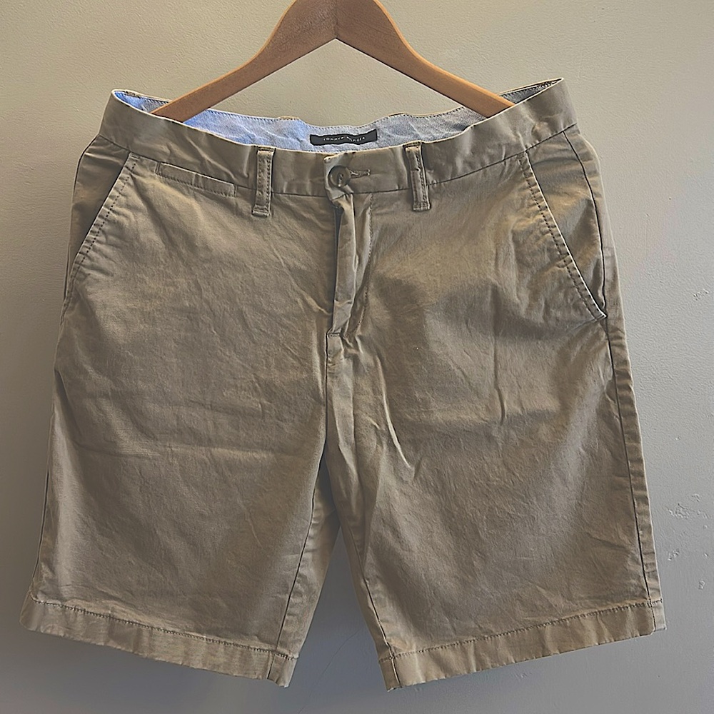 Pre Owned Mens Tommy Hilfiger 9”Inseam Chino Shorts